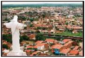 Cristo de Sobral no alto da colina.