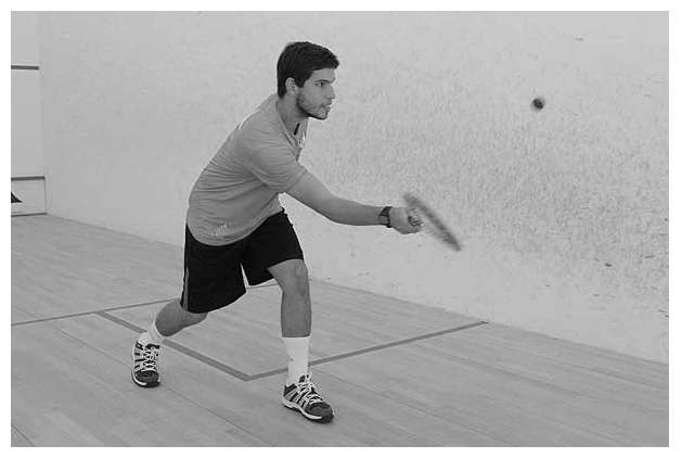 Atleta praticando squash