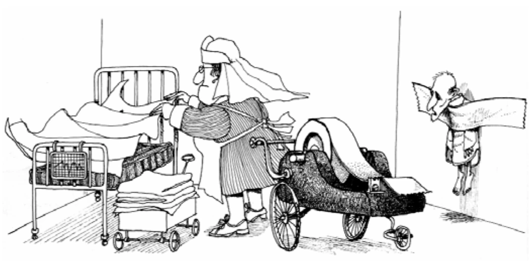 Tira do Quino: uma enfermeira, ao lado de uma cama de hospital, empurra uma cadeira de rodas contra um paciente de camisola, que fica pressionado de pé contra a parede