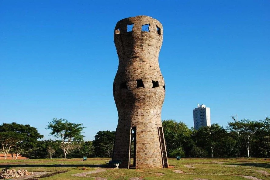 Monumento do Índio (Monumento à Zarabatana), no Parque das Nações Indígenas, em Campo Grande
