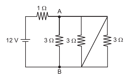 Circuito com fonte de 12 volts, resistor de 1 ohm e três resistores de 3 ohms