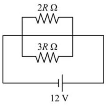 Circuito com bateria ideal de 12 V e resistores 2R e 3R em paralelo