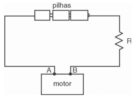 Três pilhas em série, resistor R e motor com terminais A e B.